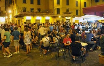 I RESIDENTI DEL CENTRO NON DORMONO PIÙ I RESIDENTI DEL CENTRO NON DORMONO PIÙ