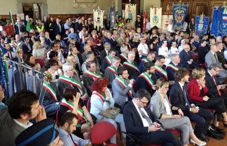 pistoia. CITTADINI E ISTITUZIONI ALLE CELEBRAZIONI DEL 71° ANNIVERSARIO DELLA REPUBBLICA ITALIANA pistoia. CITTADINI E ISTITUZIONI ALLE CELEBRAZIONI DEL 71° ANNIVERSARIO DELLA REPUBBLICA ITALIANA