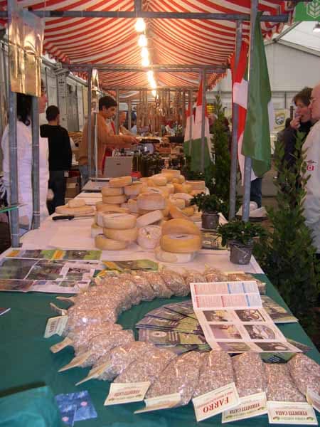PISTOIA PROTAGONISTA ALLA FIERA AGROALIMENTARE DI SINT LIEVENS HOUTEM PISTOIA PROTAGONISTA ALLA FIERA AGROALIMENTARE DI SINT LIEVENS HOUTEM