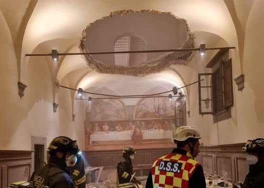 CROLLO AL CONVENTO DI GIACCHERINO DURANTE UN RICEVIMENTO DI NOZZE, CI SONO CINQUE FERITI GRAVI CROLLO AL CONVENTO DI GIACCHERINO DURANTE UN RICEVIMENTO DI NOZZE, CI SONO CINQUE FERITI GRAVI