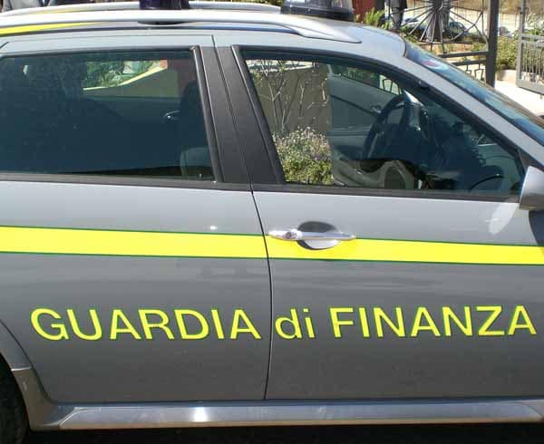 GUARDIA DI FINANZA DI PRATO, SANZIONATI DISTRIBUTORI
