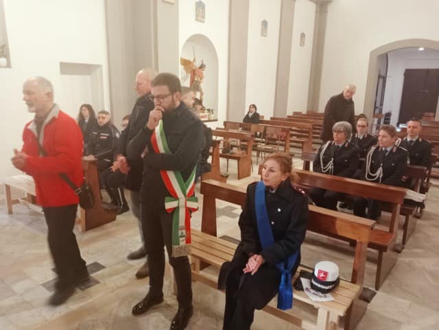 controcorrente. DON VETTORI RICEVE IL SINDACO CHE L’HA DISCRIMINATO: MA LO HA PERDONATO? controcorrente. DON VETTORI RICEVE IL SINDACO CHE L’HA DISCRIMINATO: MA LO HA PERDONATO?