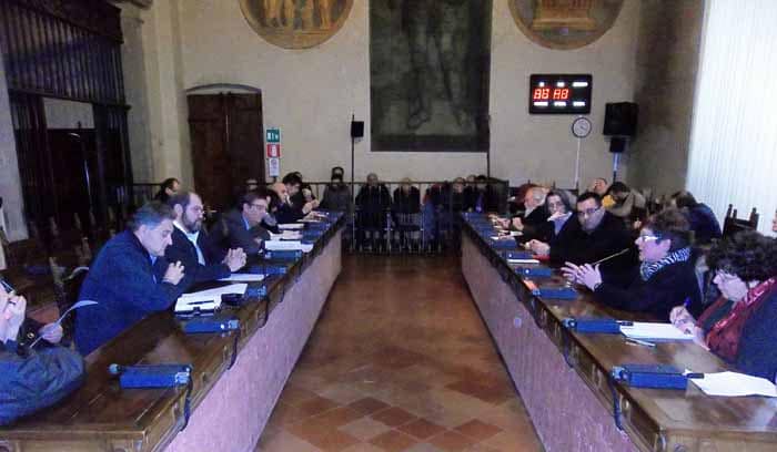 ACQUA PUBBLICA: LE ISTITUZIONI INTENZIONATE A DISOBBEDIRE ALLA CORTE COSTITUZIONALE?