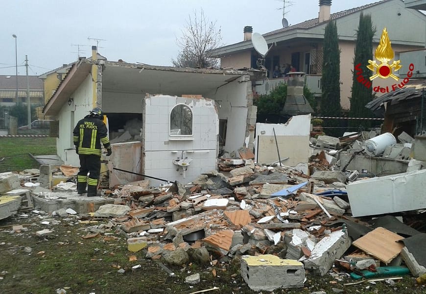 quarrata. ESPLODE UN FABBRICATO IN MURATURA, ZONA SOTTO SEQUESTRO quarrata. ESPLODE UN FABBRICATO IN MURATURA, ZONA SOTTO SEQUESTRO