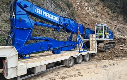 PROSEGUE SENZA INTERRUZIONI LA MESSA IN SICUREZZA DELLA FRANA SULLA SR325 IN LOCALITÀ LE COSTE PROSEGUE SENZA INTERRUZIONI LA MESSA IN SICUREZZA DELLA FRANA SULLA SR325 IN LOCALITÀ LE COSTE
